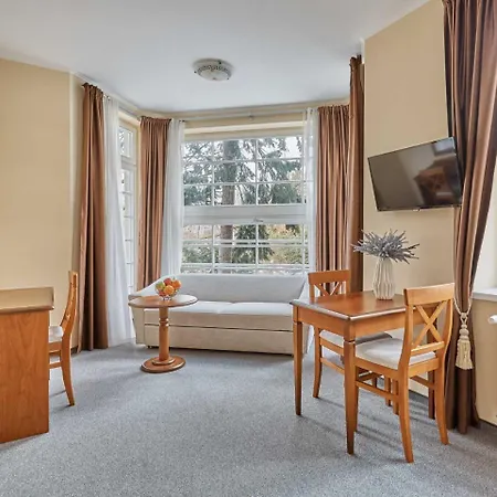 Akropolis Aparthotel 4*