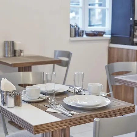 Akropolis Aparthotel 4*
