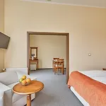 Akropolis 4* Karlovy Vary
