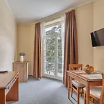 Aparthotel Akropolis