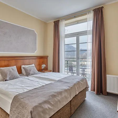 Apart Otel Akropolis 4*