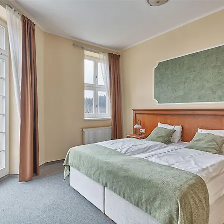 Akropolis Aparthotel 4*